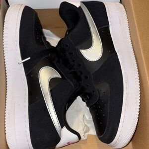 Nike Air Force 1 ‘07 with Pink Logo
Black/metallic silver white